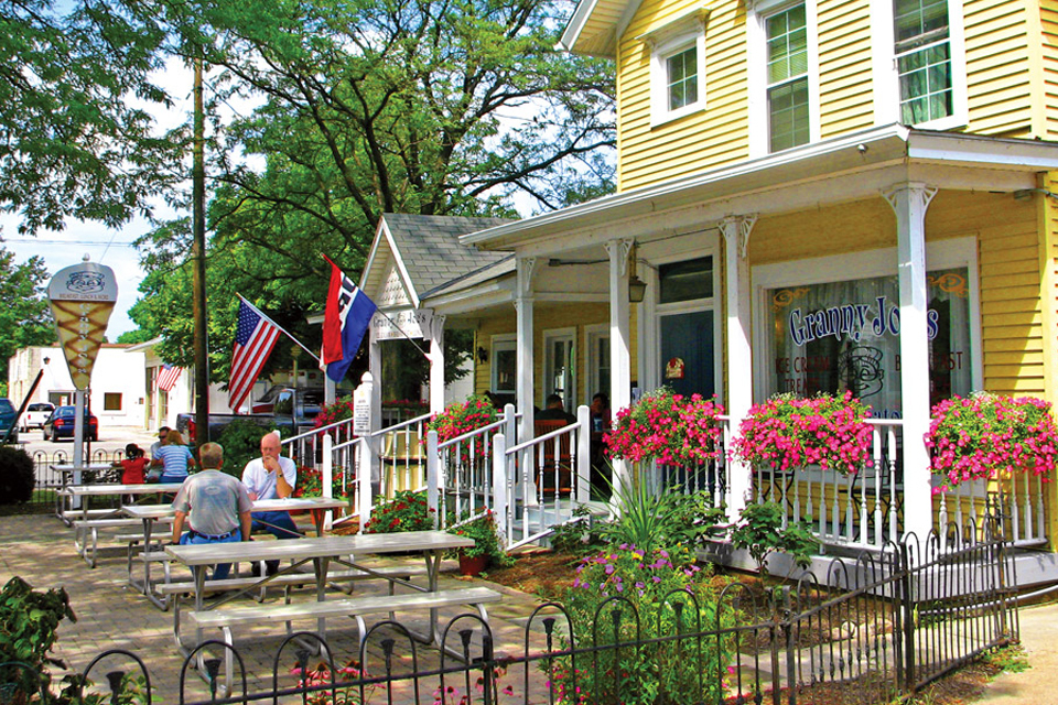 Vermillion, Granny Joe's Ice Creamatorium (Photo by Rona Proudfoot) Vermillion, Granny Joe's Ice Creamatorium (Photo by Rona Proudfoot)