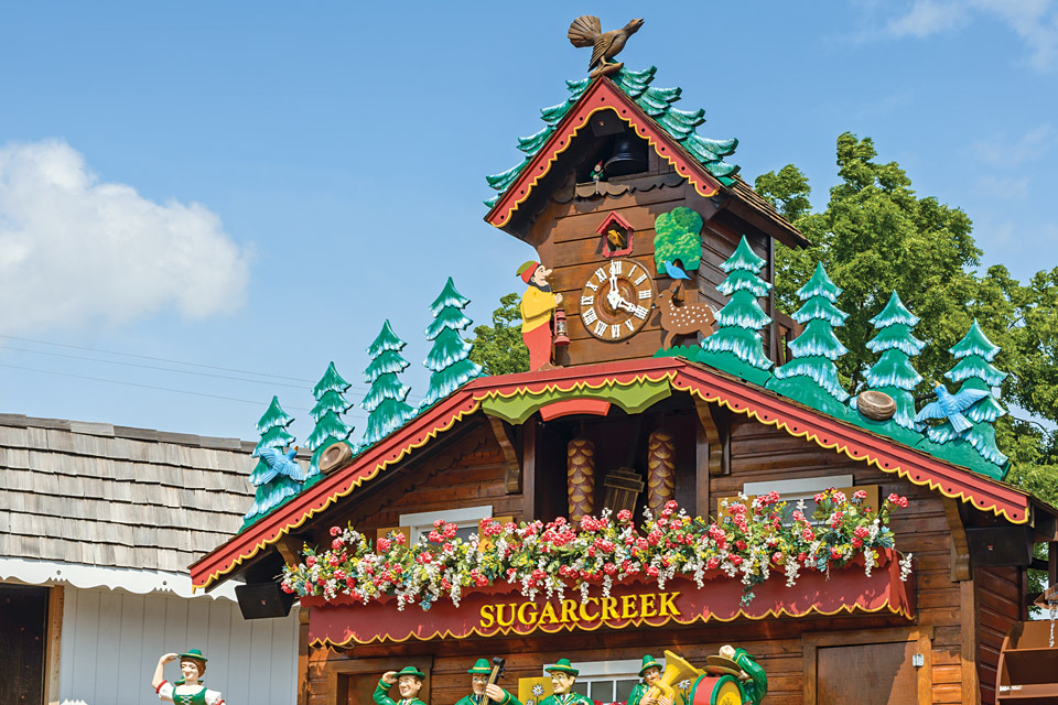 Worlds-largest-cuckoo-clock