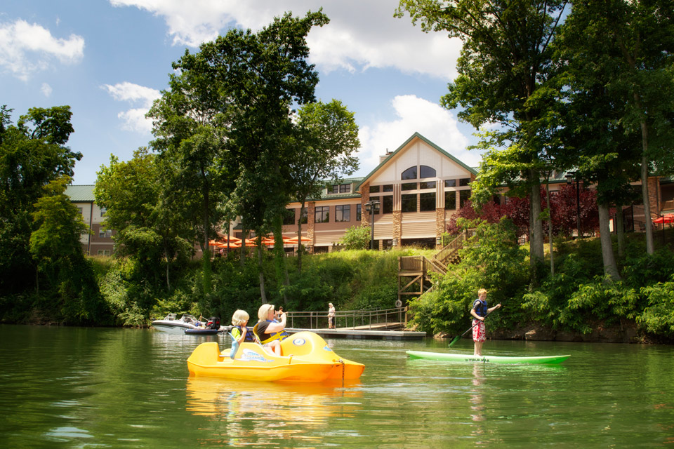 Boating at Stonewall Resort