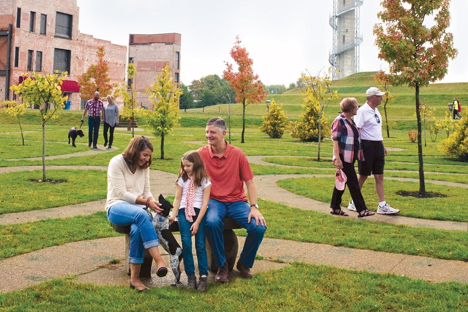 Families at Mount Vernon's Ariel-Foundation Park