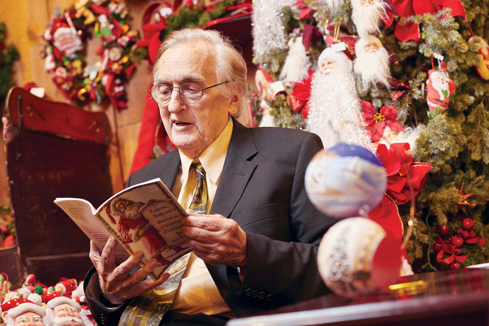 Masters Holiday オーナメント 激レア The Life and Legacy of Bill 'Mr. Christmas' Hixson