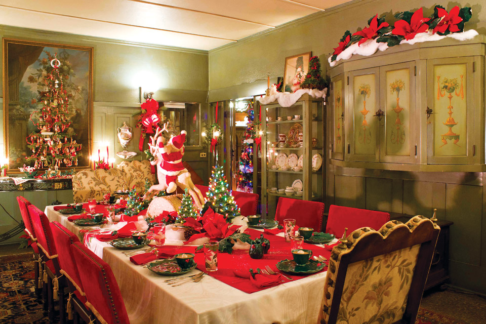 Dining room at Arms Family Museum