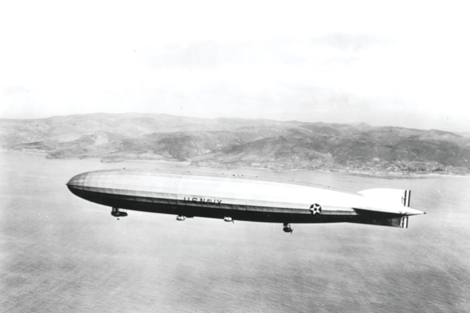 USS Shenandoah in flight (U.S. Naval History and Heritage Command Photograph)