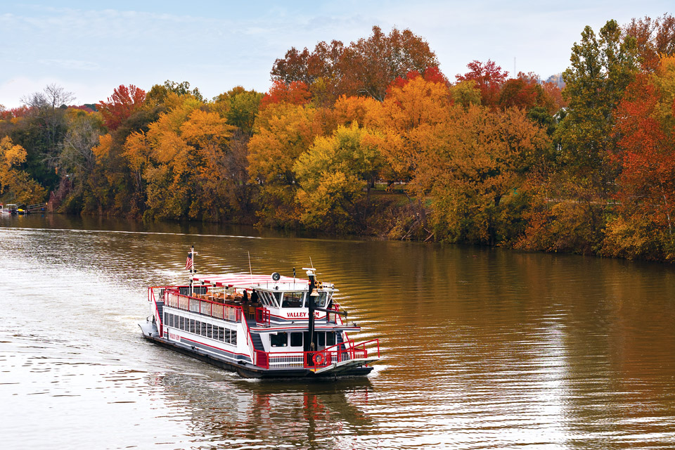 Valley Gem Sternwheeler (photo by Nate Knobel)