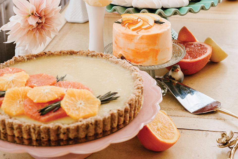 St. Anne the Tart Dessert Table (photo by H&R Fotostudio)