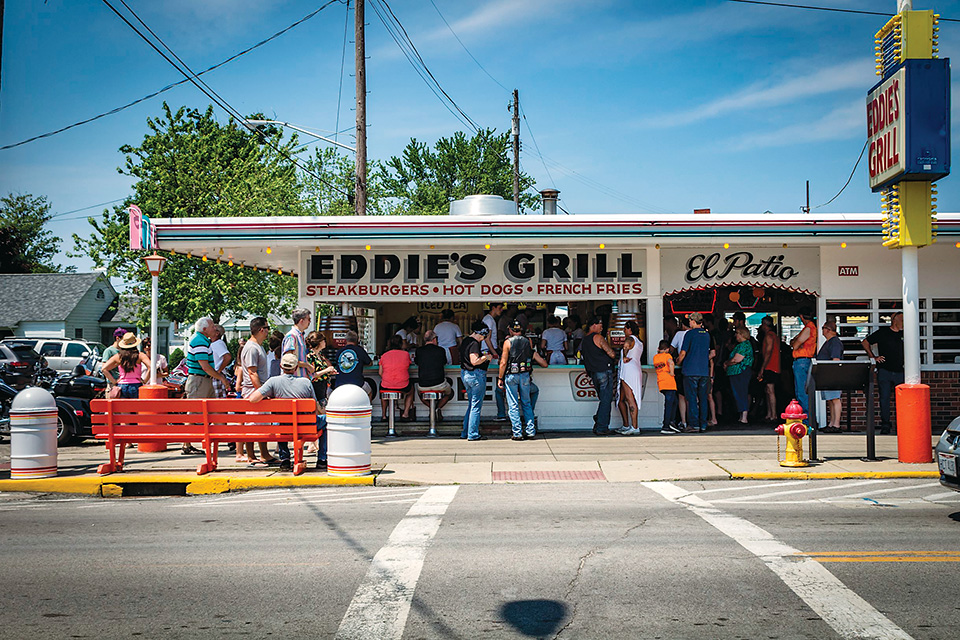 Eddie's Grill (photo courtesy of Geneva-on-the-Lake Convention & Visitors Bureau)