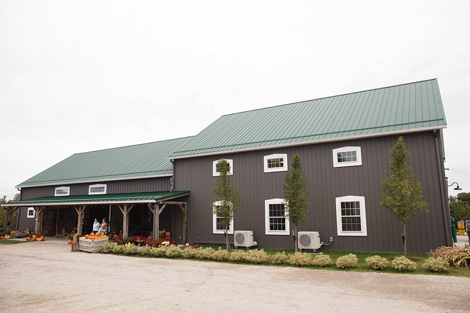 Exterior of Quarry Hill Orchards' Market Barn (photo by Lilia Sciaretti)