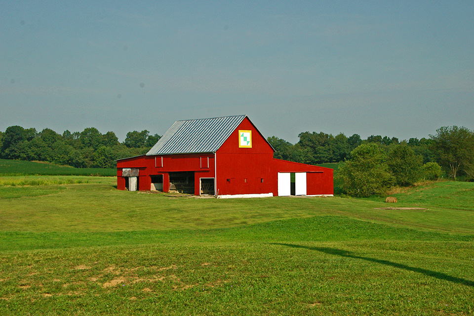 Adams County Hourglass quilt barn (photo courtesy of Adams County Convention & Visitors Bureau)