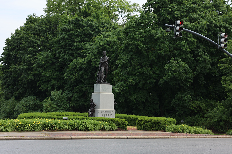 Commodore Perry statue in downtown Perrysburg (photo by Rachael Jirousek)