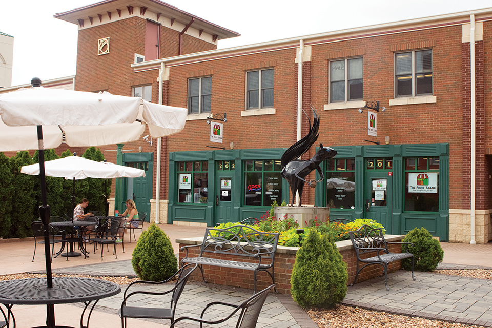 Acorn Alley seating area in downtown Kent (photo by Rachael Jirousek)