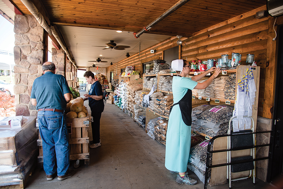 People shopping at Troyer Market in Millersburg (photo by Samantha Jones)