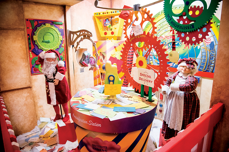 Santa and Mrs. Claus display at Castle Noel in Medina (photo by Kristen Jones)