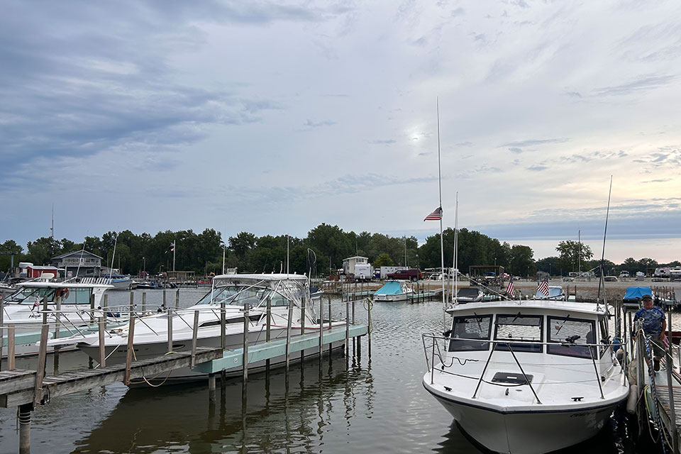 boasts-docked-in-Port-Clinton