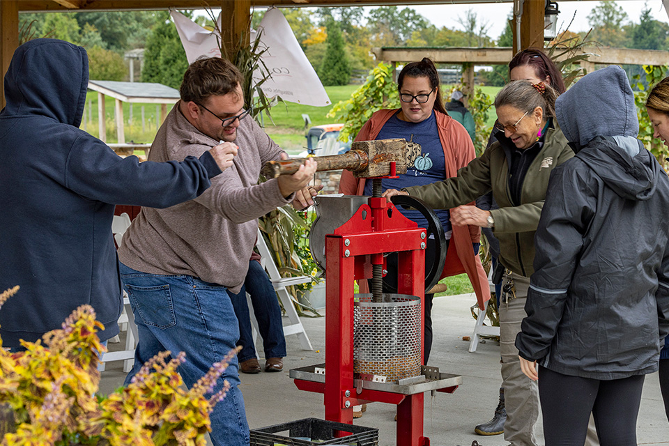 Apple Pressing at Lake Metroparks FarmPark (photo by Earl Linaburg, courtesy Lake Metroparks)