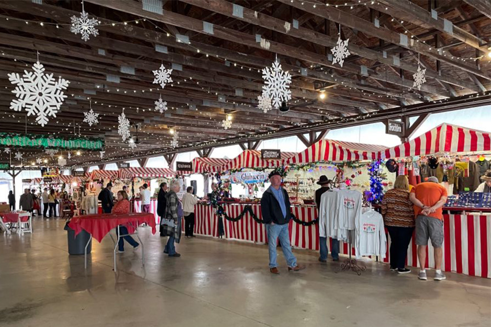 Cincinnati Christkindlmarkt (photo courtesy of the Cincinnati Germania Society)