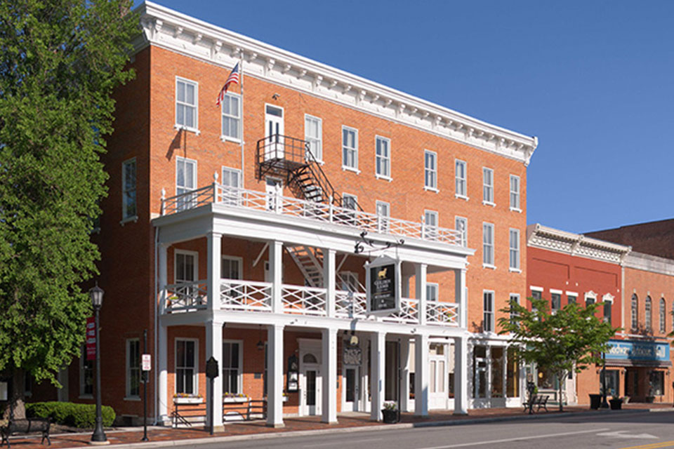 Exterior of the Golden Lamb in Lebanon (photo courtesy of Golden Lamb)