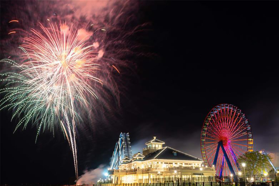 Light Up the Point (courtesy of Cedar Point)