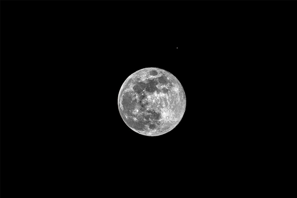 Wolf Moon and Occultation of Mars (photo courtesy of Cleveland Metroparks)