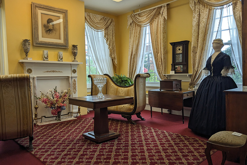 Glendower Room at Harmon Museum in Lebanon (photo courtesy of Warren County Historical Society)