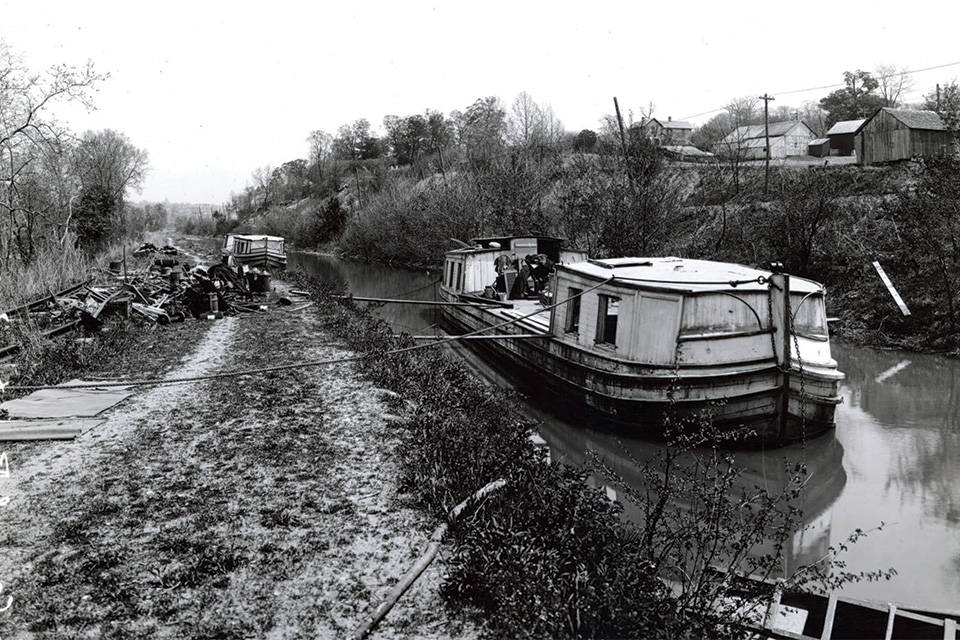 Two boats on the Miami & Erie Canal behind the Dayton fairgrounds in 1904 (photo courtesy of Ohio History Connection)