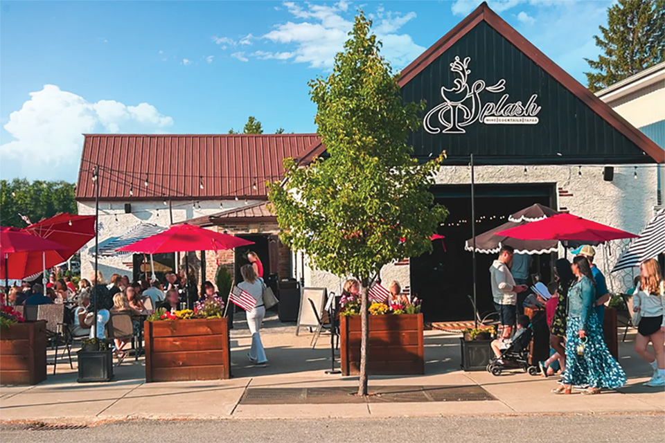Exterior of Splash in Bemus Point, New York (photo courtesy of Splash)