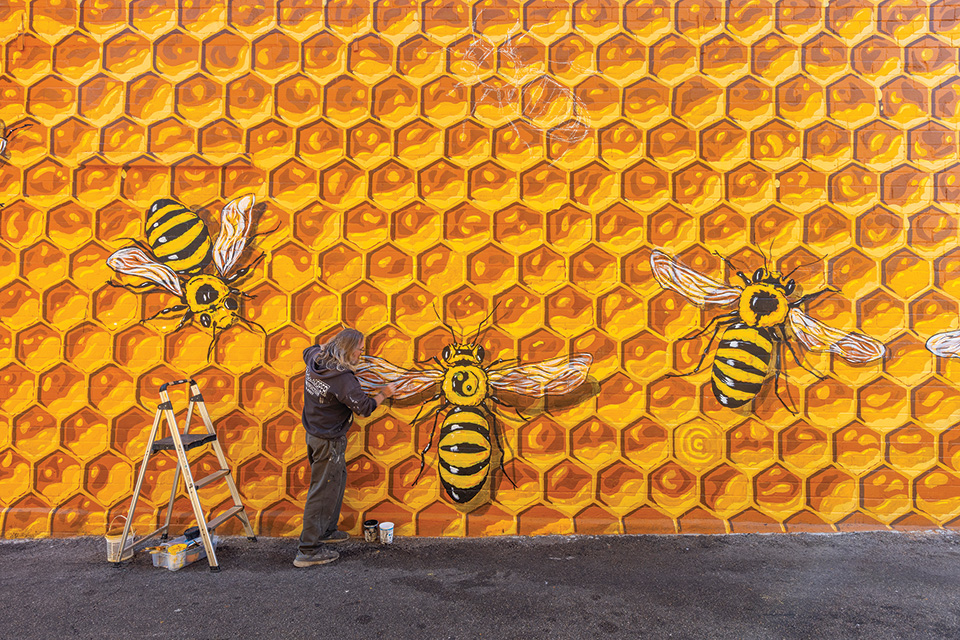 The “Oxford Beehive” mural in Uptown Oxford (photo courtesy of Travel Butler County, Ohio)