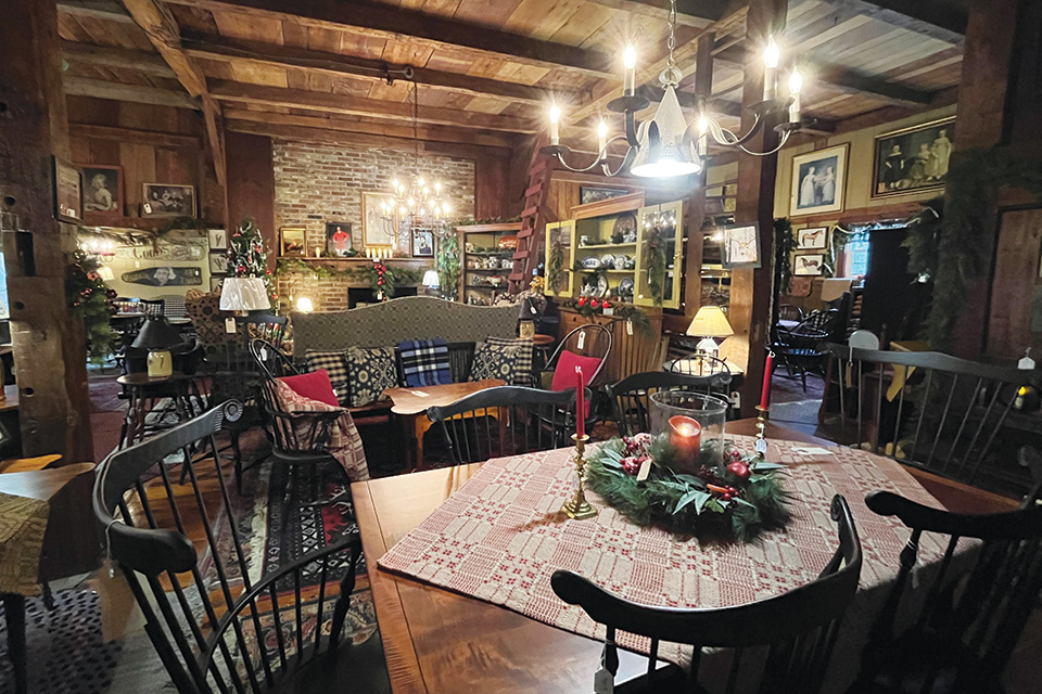 Interior of Meander Hill in Youngstown (photo courtesy of Explore Mahoning) Interior of Meander Hill in Youngstown (photo courtesy of Explore Mahoning)