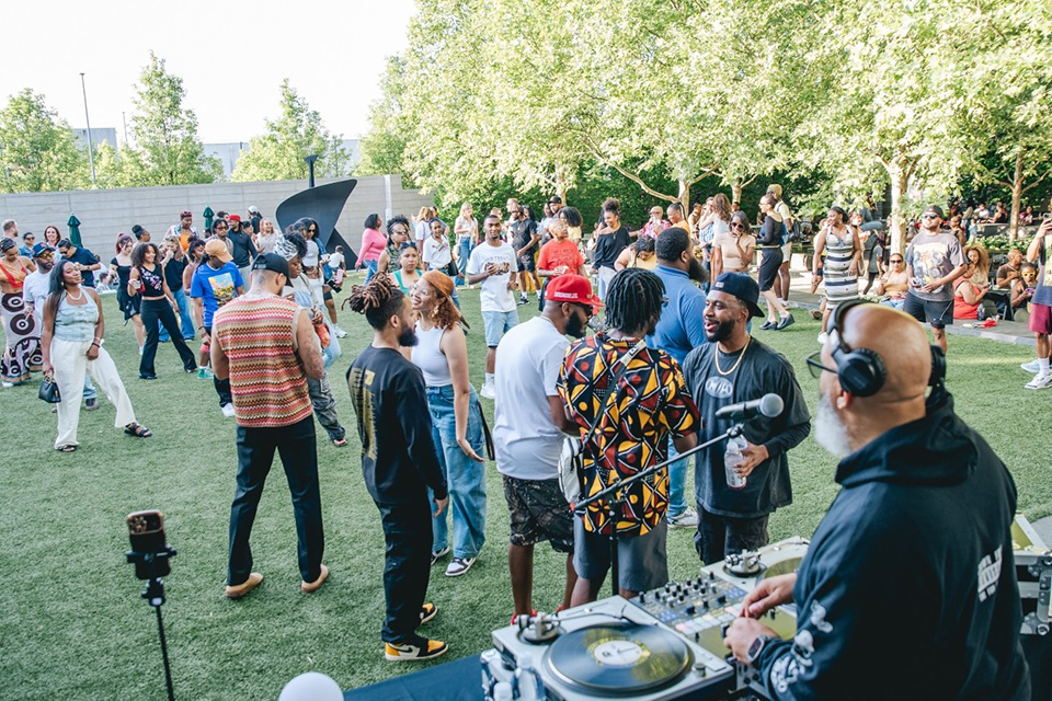 Crowd outside the Columbus Museum of Art during Art History Happy Hour (photo courtesy of Columbus Museum of Art)
