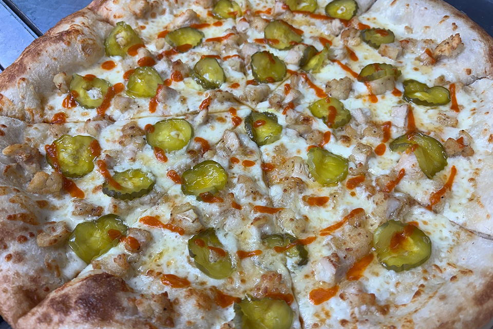 Pickle Me Hot Chicken Pizza (photo by Garrett McCormick)
