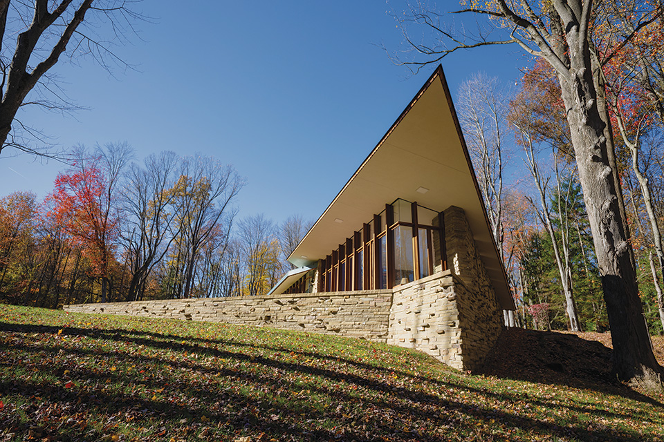 Side view of RiverRock House in Willoughby (photo by Erik Drost)