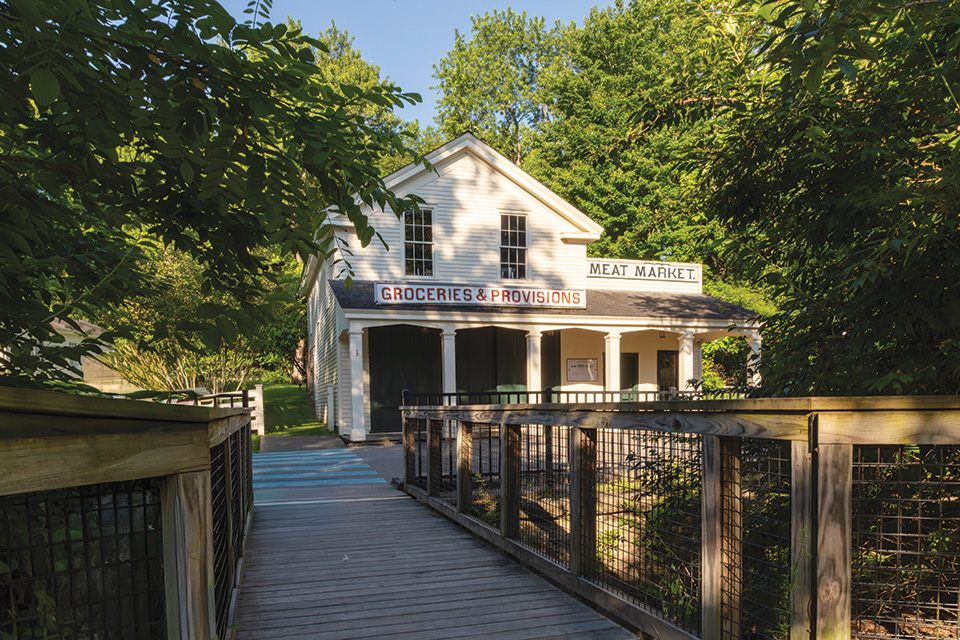 Mustill Store on Towpath Trail in Akron (photo by Anthony Boarman)