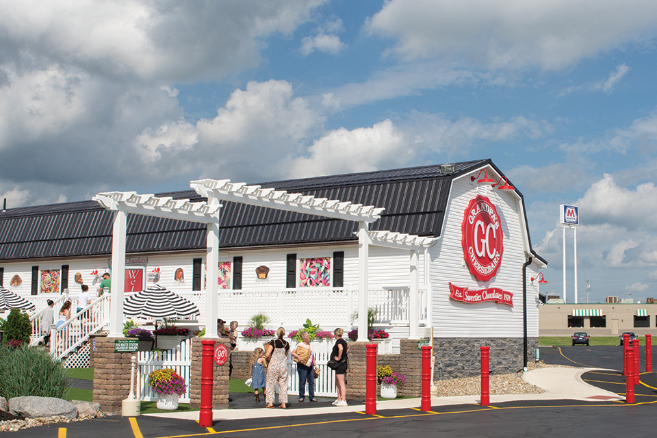 Exterior of Grandpa’s Cheesebarn in Ashland (photo by Rachael Jirousek)