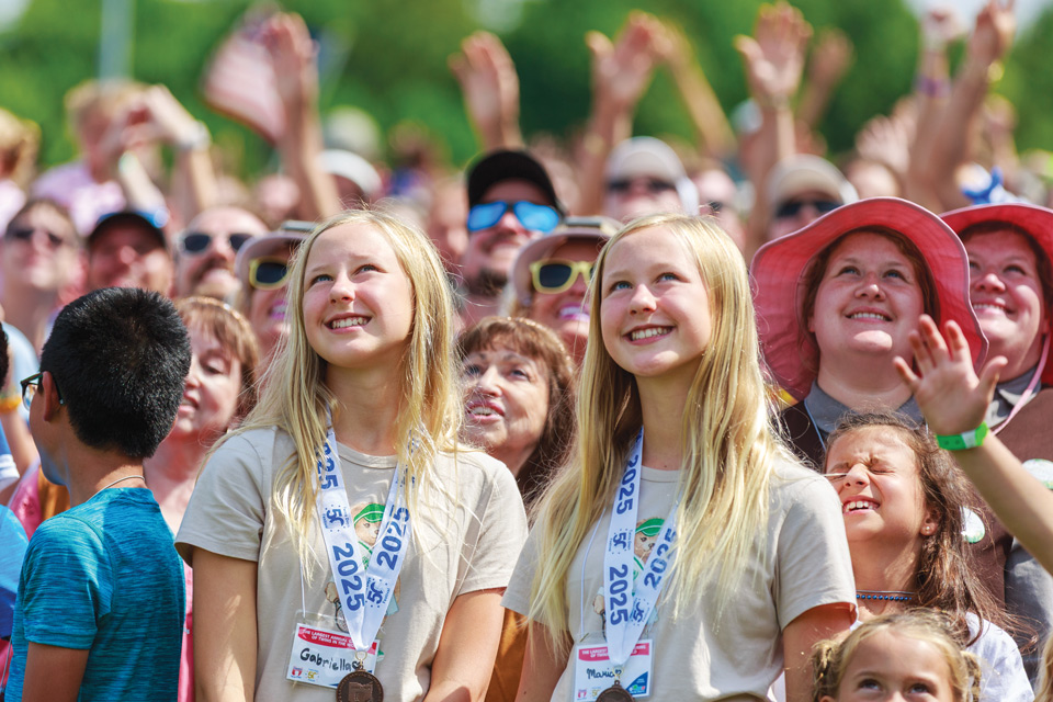 Sister at Twins Days Festival in Twinsburg (photo by Steve Brezger)
