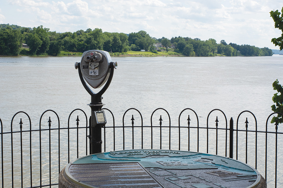 Lookout area on Marietta riverfront (photo by Rachael Jirousek)